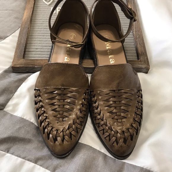 Weaving Woven Taupe Pointed Toe Sandals Flats NEW - Picture 5 of 7